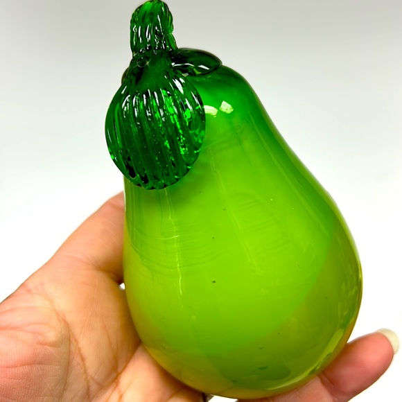 Vintage hand blown glass pear with applied glass stem and leaf - Picture 2 of 4